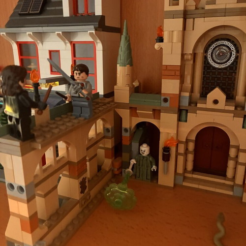 Lego Harry Potter Battle of Hogwarts 76415 complete set