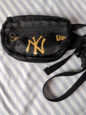 Τσαντάκι New Era MLB Micro σαν καινούργιο