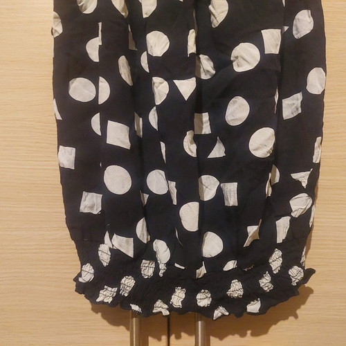 Vintage top black with white geometric shapes used, S/M
