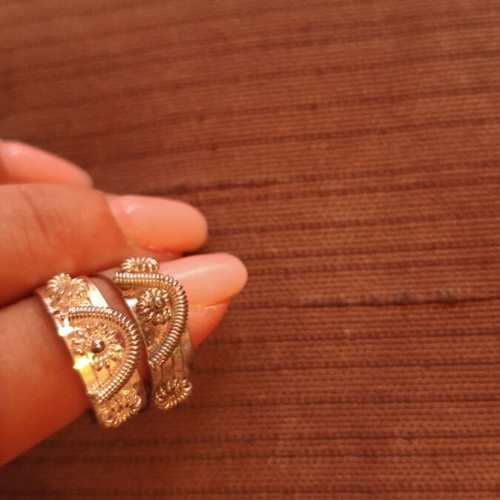 Set of two faux rings used