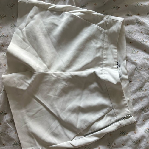 Zara white cotton shorts size Small like new