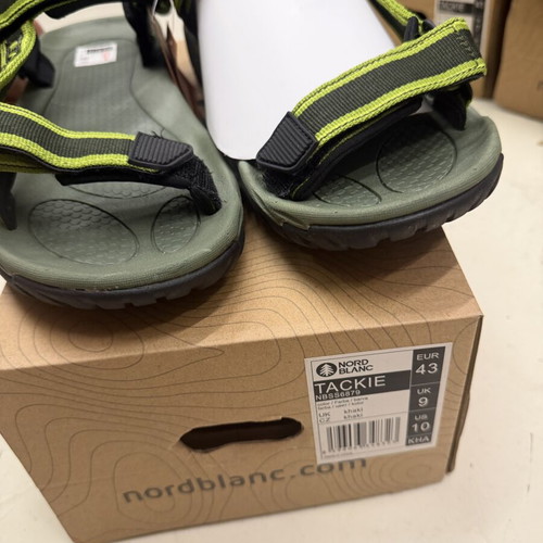 Nord Blanc sandals size 43 new, green