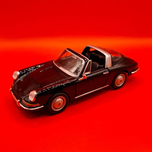 Porsche 911 1967 Bburago miniature new, scale 1:32