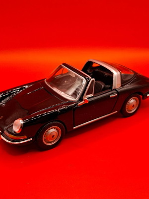 Porsche 911 1967 Bburago miniature new, scale 1:32