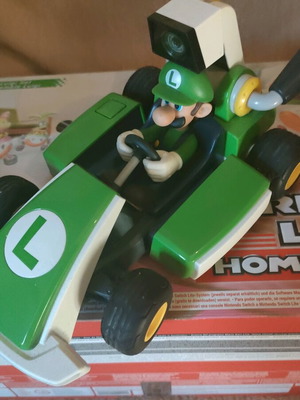 Nintendo Mario Kart Home Circuit Luigi μεταχειρισμένο, χρειάζεται Nintendo Switch