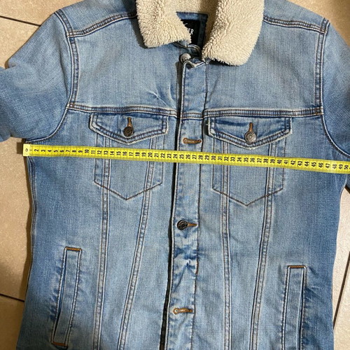 Sherpa-lined Hollister blue faded denim jacket like new