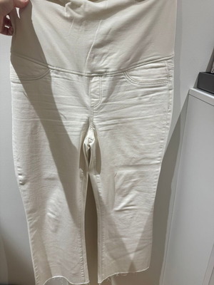 Mango maternity flared cropped jeans like new, off white