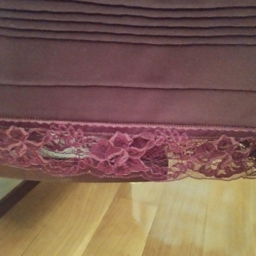 Toi Moi midi skirt size S like new burgundy with lace