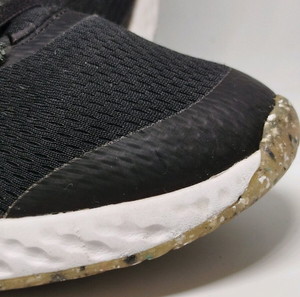 NIKE REVOLUTION n.29,5