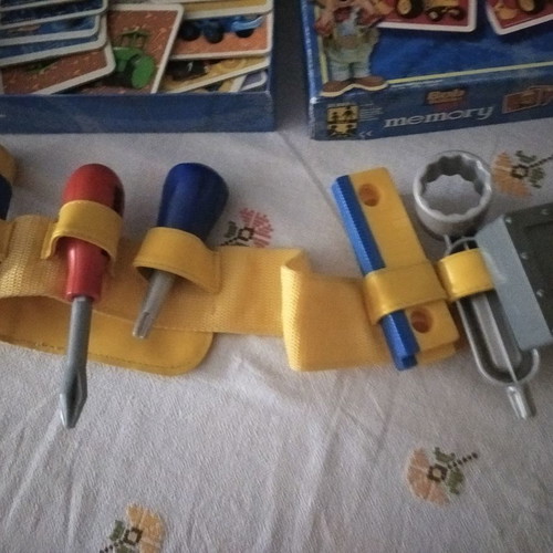 Bob the Builder game with kids tools and memory game used