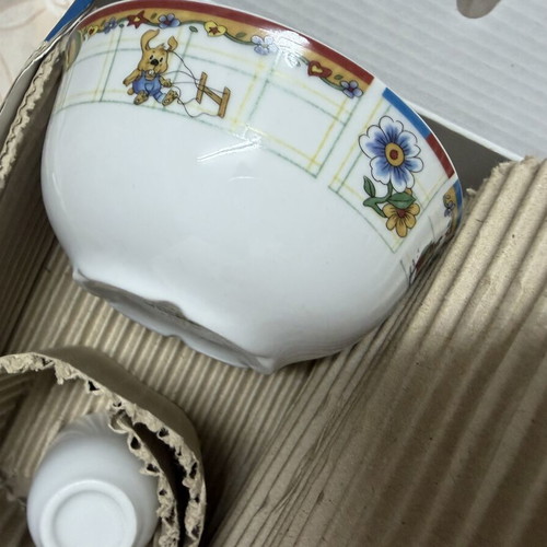 Vicko serving set with bowl, plate, and cup