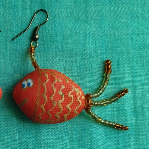 Handmade fish-shaped earrings in fabric and beads, like new, orange