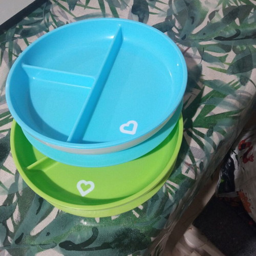 Munchkin baby plates with compartments like new