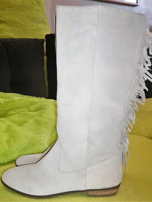 Women's boots 100% natural suede like new, color ecru, size 39