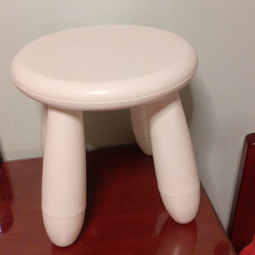 Plastic stool IKEA new, diameter 29 cm, height 29 cm