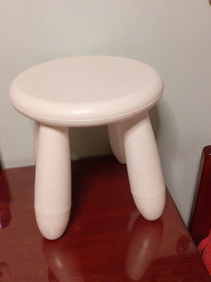 Plastic stool IKEA new, diameter 29 cm, height 29 cm