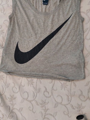 Nike sleeveless shirt like new, gray, size M
