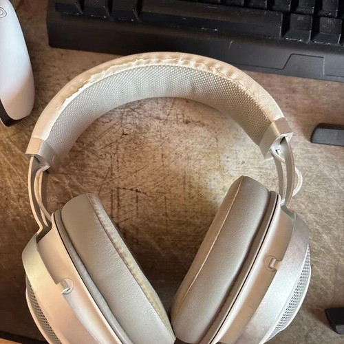 Razer Kraken Over Ear Gaming Headset with 3.5mm connection Mercury White