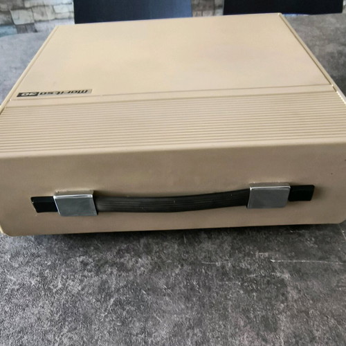Maritsa 30 typewriter used with case, portable