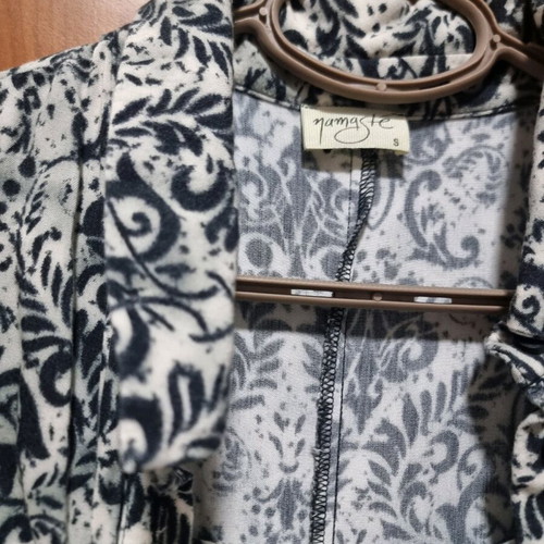 Namaste shirt and pants set like new, multicolored