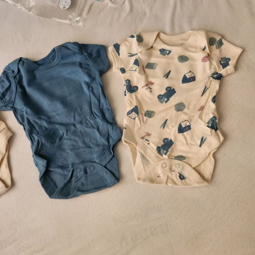 Primark baby bodysuits new, 4 pieces, 0-3 months boy