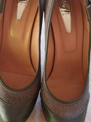 Giorgio Salustro gray pumps size 37 like new