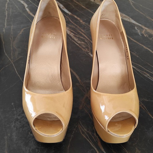 Stuart Weitzman patent leather nude pumps used, size 38