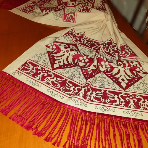 Table runner solid bordeaux and black on beige itamina new 180x65 cm