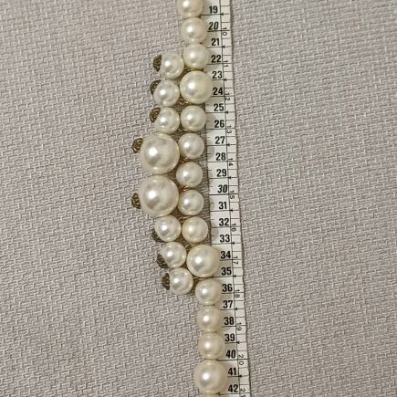 Pearl necklace like new with beads and gold adjustable chain
