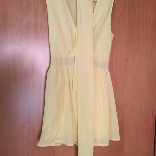 Summer dress in alpha line with belt, one size, bright yellow