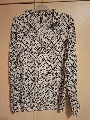 H&M Shirt 100% Viscose Like New, Black and White, Size M