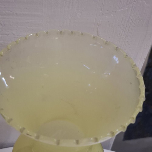 Uranium opaline vase from 1930-1940, used