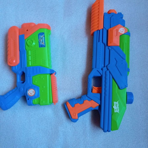 Nerf guns used, 15 blasters, 3 water pistols for repair or parts