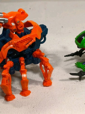 Workbot robots by NEW RAY 1994 used, pack