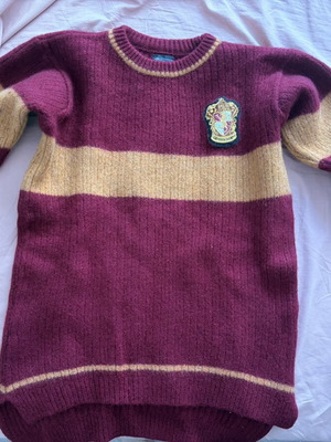 Harry Potter wool sweater used, size S, red