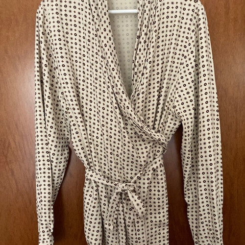 Lucia women's shirt like new, beige brown print, size XL