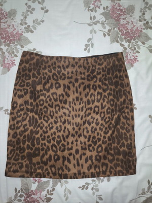 Drôle de copine mini suede skirt with leopard print size M like new