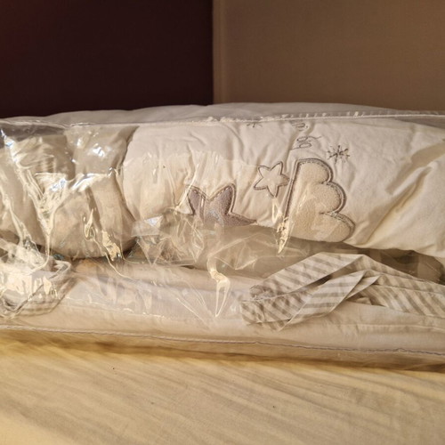 Baby Bedding Set like new with blanket, sheet, pillowcase, tulle, and mattress pad