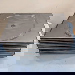 Κενές θήκες για DVD σε μαύρο και λευκό χρώμα
