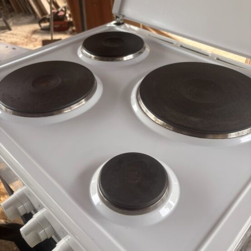Ok OFC 31311 Electric Enamel Stove used, lightly used