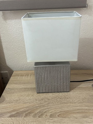 Table lamp set like new, pair