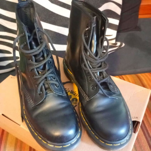 Dr. Martens boots with box, size 39, black