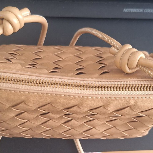 Leather crossbody bag Intrecciato beige nude new