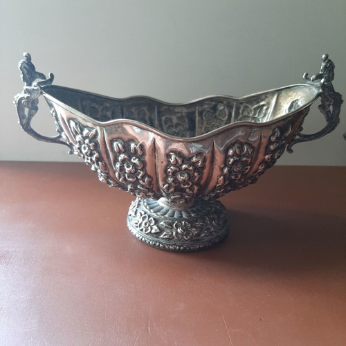 Silver-plated decorative set used with carved details, pack of two