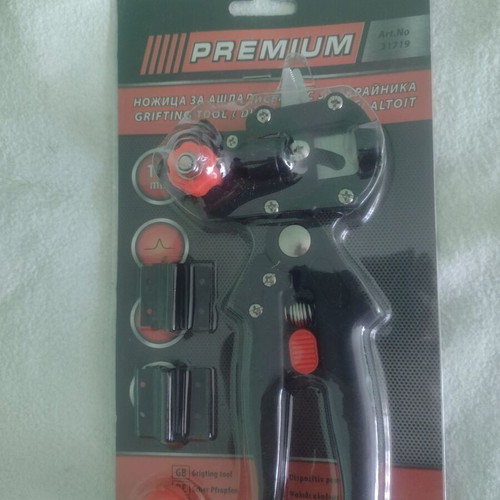 Grafting Scissors with Three Tips New