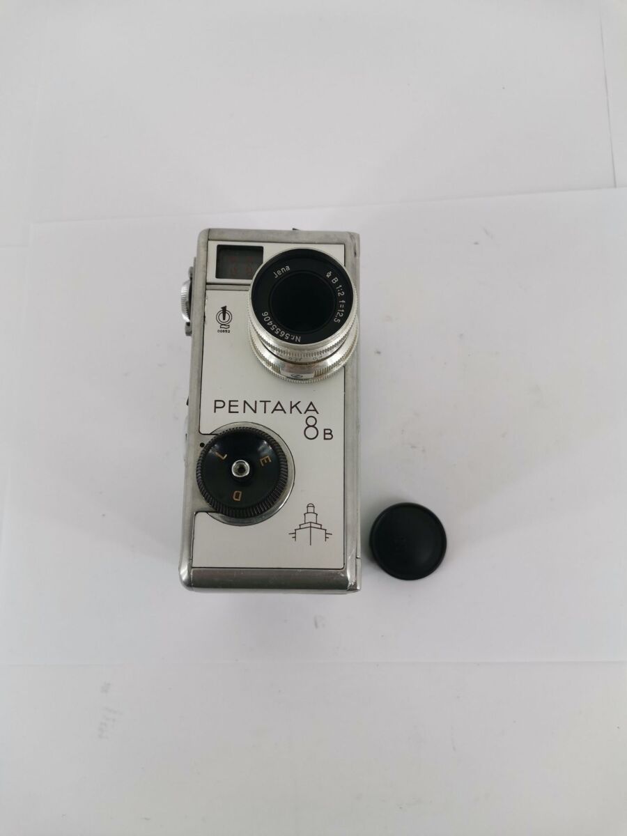 Pentaka 8B vintage camera 1960 used,… - € 92,00 - Vendora.cy