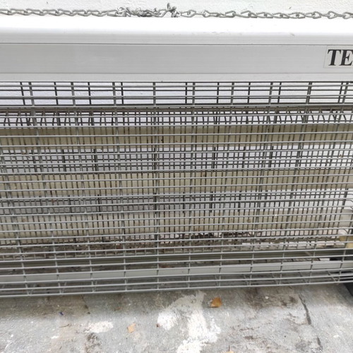 Ηλεκτρική εντομοπαγίδα Pest Killer Telco μεταχειρισμένη με 3 λυχνίες και αλυσίδα