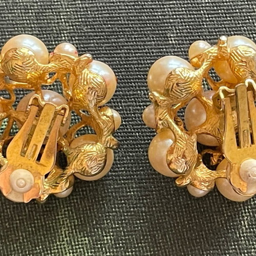 Custom Jewellery vintage earrings with pearls like new