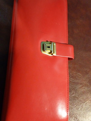 Leather vintage jewelry box like new from the 80s with velvet interior
