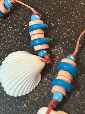 Dangling shell earrings with beads new